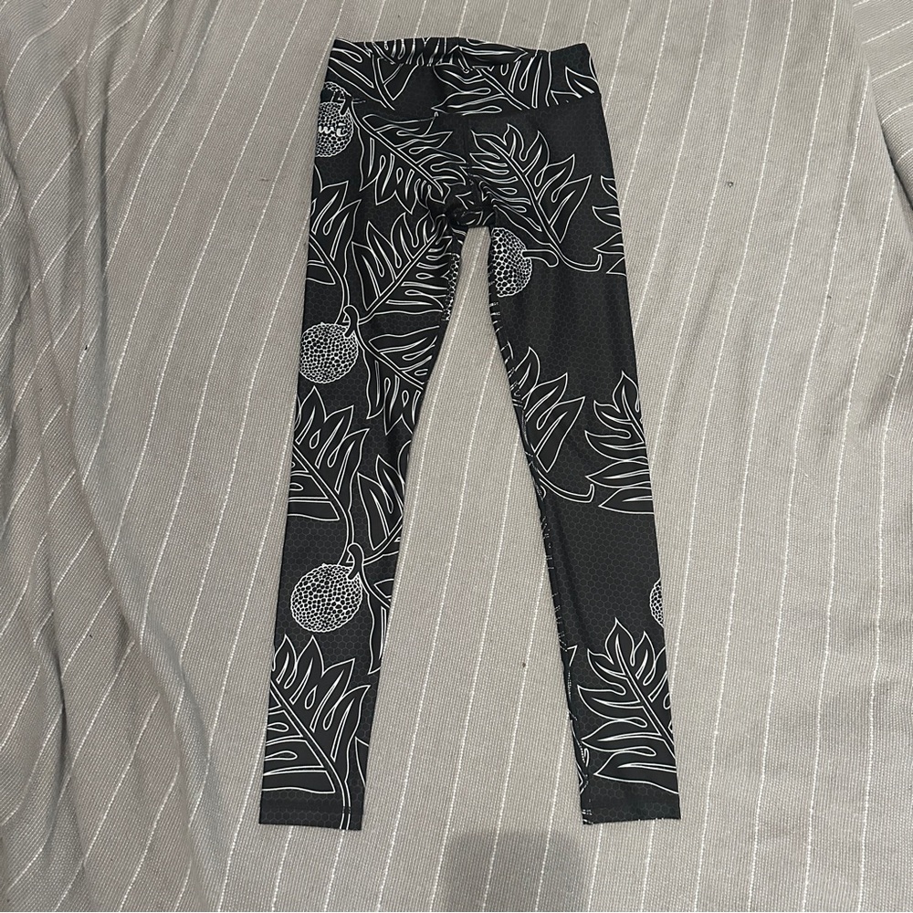 Oiwi ocean Ulu Wahine Compression
Leggings Hawaii print workout